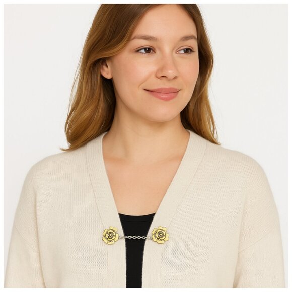 Dainty Flower Sweater Clip | Vintage-Inspired Floral Cardigan Guard - Picture 6 of 10